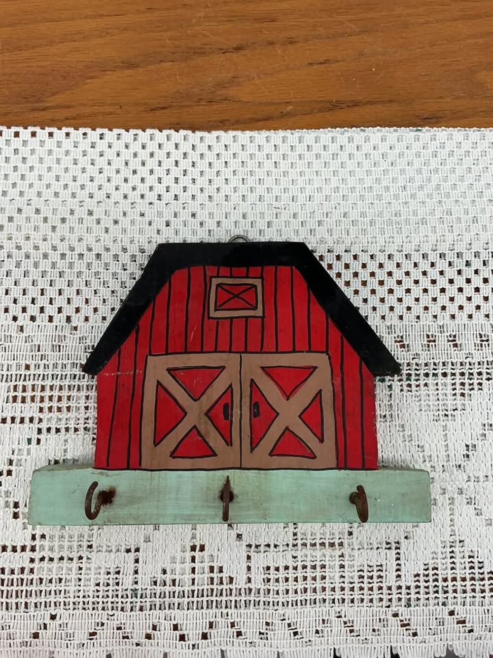 Vintage Red Barn Wooden Key Holder – Rustic Farmhouse Wall Decor